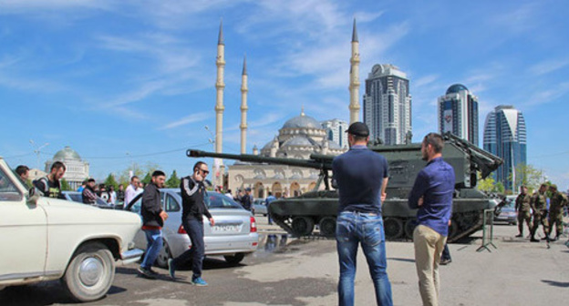 Grozny during May Day celebrations. Photo by Magomed Magomedov for the Caucasian Knot. Grozny during May Day celebrations. Photo by Magomed Magomedov for the Caucasian Knot.