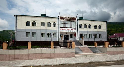 Administration of the Shatoi District of Chechnya. Photo: http://shatoy-chr.ru/index.php/sample-sites-2 Administration of the Shatoi District of Chechnya. Photo: http://shatoy-chr.ru/index.php/sample-sites-2