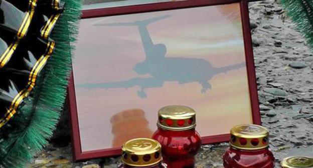 A picture of a plane. The day of mourning for the victims of the crash of the Tu-154. Sochi, December 26, 2016. Photo by Anna Gritsevich for the "Caucasian Knot" A picture of a plane. The day of mourning for the victims of the crash of the Tu-154. Sochi, December 26, 2016. Photo by Anna Gritsevich for the "Caucasian Knot"