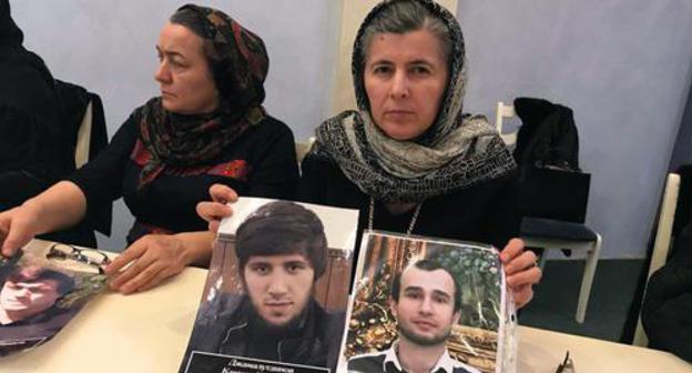 Mothers, whose sons had disappeared in Dagestan, have appealed to the acting head of the republic Vladimir Vasiliev and Russian President Vladimir Putin with a demand to investigate the disappearance of their sons. Photo by Patimat Makhmudova for the "Caucasian Knot" Mothers, whose sons had disappeared in Dagestan, have appealed to the acting head of the republic Vladimir Vasiliev and Russian President Vladimir Putin with a demand to investigate the disappearance of their sons. Photo by Patimat Makhmudova for the "Caucasian Knot"