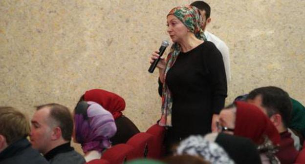 Meeting of forced migrants with Evkurov, December 2017. Photo: press service of Ingushetia head http://www.ingushetia.ru Meeting of forced migrants with Evkurov, December 2017. Photo: press service of Ingushetia head http://www.ingushetia.ru