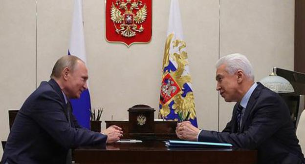 Vladimir Putin (left) meets with Vladimir Vasiliev. Photo: press service of the Administration of Russian President, http://kremlin.ru Vladimir Putin (left) meets with Vladimir Vasiliev. Photo: press service of the Administration of Russian President, http://kremlin.ru