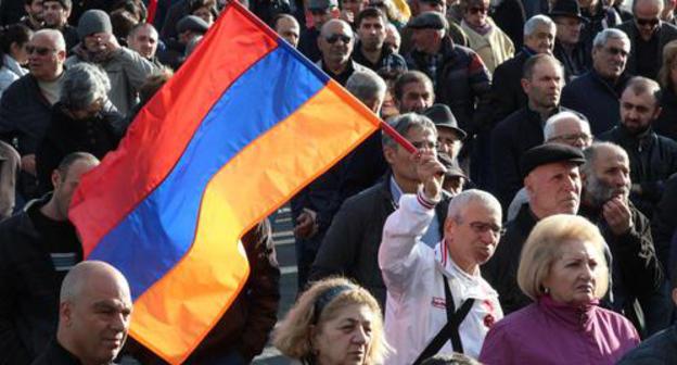 Opposition rally in Freedom Square in Yerevan. Photo by Tigran Petrosyan for the Caucasian Knot Opposition rally in Freedom Square in Yerevan. Photo by Tigran Petrosyan for the Caucasian Knot