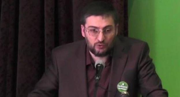 Ruslan Mutsolgov. Screenshot from video posted at 'Yabloko TV' Youtube Channel. Ruslan Mutsolgov. Screenshot from video posted at 'Yabloko TV' Youtube Channel.
