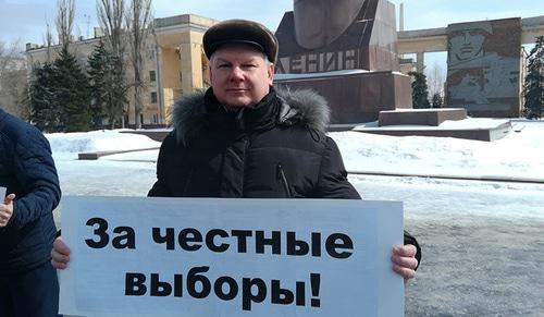 Andrei Shevchenko, secretary of the CPRF's Volgograd Regional Committee, Volgograd, March 20, 2018. Photo by Tatiana Filimonova for the Caucasian Knot. Andrei Shevchenko, secretary of the CPRF's Volgograd Regional Committee, Volgograd, March 20, 2018. Photo by Tatiana Filimonova for the Caucasian Knot.
