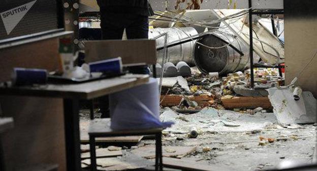 After the explosion in the Burger King Cafe in Yerevan. Photo Sputnik / Asatur Yesayants https://ru.armeniasputnik.am/incidents/20180403/11234762/vzryv-v-erevane-burger-king-okazhet-materialnuyu-pomoshch-ranennym.html After the explosion in the Burger King Cafe in Yerevan. Photo Sputnik / Asatur Yesayants https://ru.armeniasputnik.am/incidents/20180403/11234762/vzryv-v-erevane-burger-king-okazhet-materialnuyu-pomoshch-ranennym.html