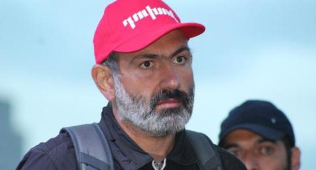 Nikol Pashinyan at the opposition rally on April 29 in Yerevan. Photo by Tigran Petrosyan for the "Caucasian Knot" Nikol Pashinyan at the opposition rally on April 29 in Yerevan. Photo by Tigran Petrosyan for the "Caucasian Knot"