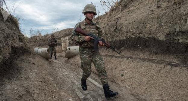 At the frontline of the Karabakh army. Photo © Sputnik / Ilya Pitalev
https://ru.armeniasputnik.am/karabah/20180514/12018071/tyazhelo-ranen-no-zhiv-v-karabahe-soldata-obstrelyali-so-storony-azerbajdzhana.html