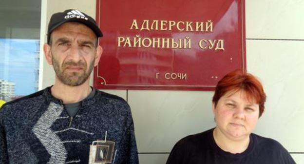 Mardiros Demerchyan with his wife. Photo by Svetlana Kravchenko for the Caucasian Knot. Mardiros Demerchyan with his wife. Photo by Svetlana Kravchenko for the Caucasian Knot.