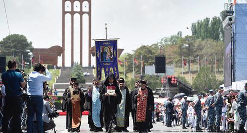 Сelebration of the 100th anniversary for the proclamation of the First Republic and Victory in the Battle of Sardarabad. Photo / Asatur Yesayants
https://ru.armeniasputnik.am/photo/20180528/12318942/Sardarapat-pervaya-respublika-prazdnik-parad-photo.htmlh Сelebration of the 100th anniversary for the proclamation of the First Republic and Victory in the Battle of Sardarabad. Photo / Asatur Yesayants
https://ru.armeniasputnik.am/photo/20180528/12318942/Sardarapat-pervaya-respublika-prazdnik-parad-photo.htmlh