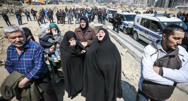Believers protesting against the demolition of a mosque in Baku. Photo by Aziz Karimov for the "Caucasian Knot" Believers protesting against the demolition of a mosque in Baku. Photo by Aziz Karimov for the "Caucasian Knot"