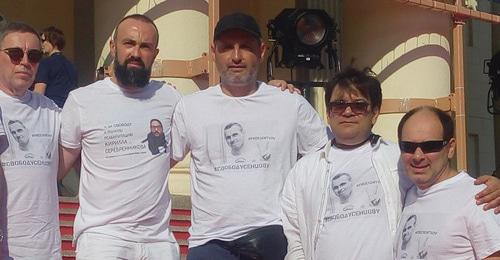 Participants of the "Kinotavr" wear T-shirts with portraits of Oleg Sentsov and Kirill Serebrennikov, Sochi, June 2, 2018. Photo by Denis Kolovsky for the Caucasian Knot. Participants of the "Kinotavr" wear T-shirts with portraits of Oleg Sentsov and Kirill Serebrennikov, Sochi, June 2, 2018. Photo by Denis Kolovsky for the Caucasian Knot.