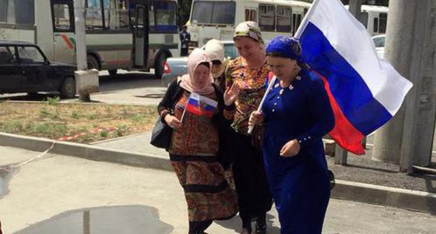 Participants of the rally held in Grozny on the occasion of the Day of Russia. Photo by the "Caucasian Knot" correspondent Participants of the rally held in Grozny on the occasion of the Day of Russia. Photo by the "Caucasian Knot" correspondent