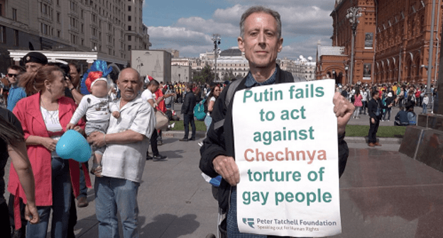 Peter Tatchell's picket in Moscow on June 14, 2018. Photo: twitter.com/PT_Foundation Peter Tatchell's picket in Moscow on June 14, 2018. Photo: twitter.com/PT_Foundation