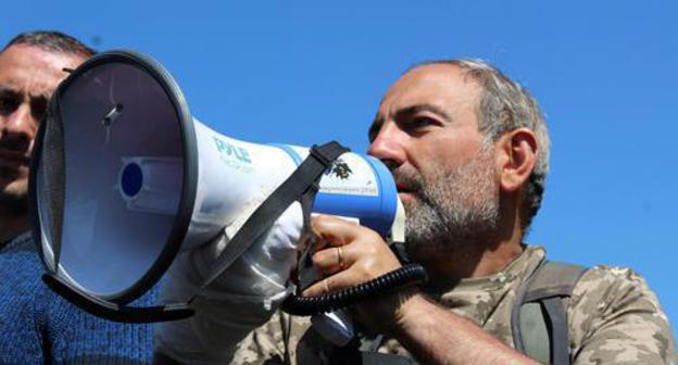 Nikol Pashinyan during protests in April 2018. Photo by Tigran Petrosyan for the Caucasian Knot. Nikol Pashinyan during protests in April 2018. Photo by Tigran Petrosyan for the Caucasian Knot.