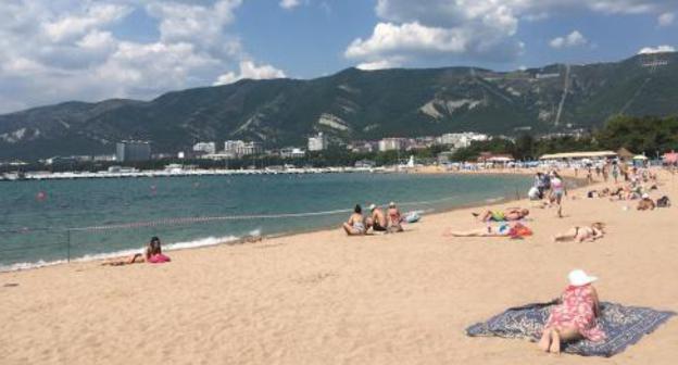 Beach in Gelendzhik closed for bathing, July 6, 2018. Photo by Anna Gritsevich for the Caucasian Knot. Beach in Gelendzhik closed for bathing, July 6, 2018. Photo by Anna Gritsevich for the Caucasian Knot.
