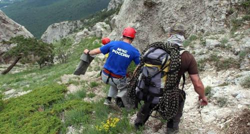 Rescuers in the mountains. Photo https://www.facebook.com/search/str/мчс+кчр/keywords_search Rescuers in the mountains. Photo https://www.facebook.com/search/str/мчс+кчр/keywords_search