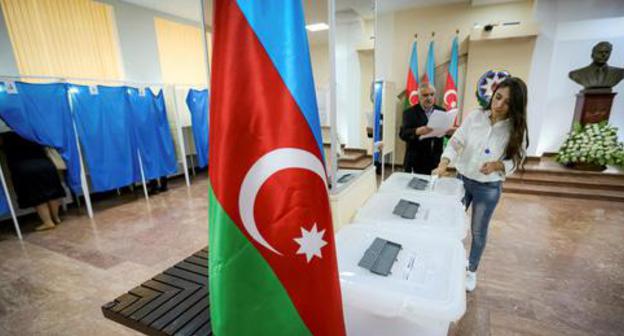 At a polling station in Baku. Photo: REUTERS/Aziz Karimov At a polling station in Baku. Photo: REUTERS/Aziz Karimov