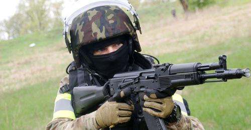 A law enforcer. Photo by the press service of the Russian National Anti-Terrorism Committee http://nac.gov.ru A law enforcer. Photo by the press service of the Russian National Anti-Terrorism Committee http://nac.gov.ru