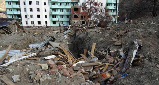 Aftermath of the special operation in the Dagestani settlement of Vremenny, 2014. Photo: https://memohrc.org/ru/news/dagestan-itogi-specoperacii-v-poselke-vremennyy-foto Aftermath of the special operation in the Dagestani settlement of Vremenny, 2014. Photo: https://memohrc.org/ru/news/dagestan-itogi-specoperacii-v-poselke-vremennyy-foto