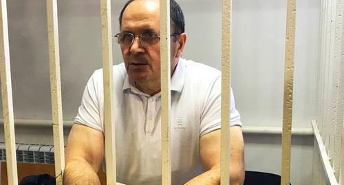 Oyub Titiev in the courtroom. Photo by Patimat Makhmudova for the Caucasian Knot. Oyub Titiev in the courtroom. Photo by Patimat Makhmudova for the Caucasian Knot.