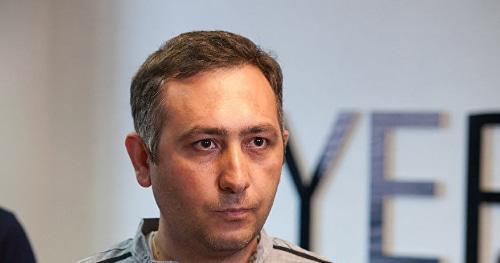 Editor-in-chief of the "Yerevan Today" website Sevak Akopyan. Photo: Sputnik / Asatur Yesayants https://ru.armeniasputnik.am/politics/20180917/14519186/novye-detali-obyskov-v-yerevan-today-sk-poyasnyaet-zachem-nagryanulo-v-ofis-izdaniya.htm Editor-in-chief of the "Yerevan Today" website Sevak Akopyan. Photo: Sputnik / Asatur Yesayants https://ru.armeniasputnik.am/politics/20180917/14519186/novye-detali-obyskov-v-yerevan-today-sk-poyasnyaet-zachem-nagryanulo-v-ofis-izdaniya.htm