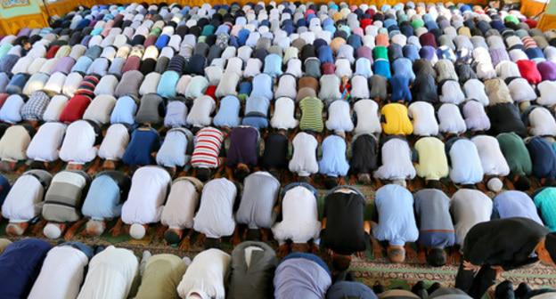 Believers during a prayer. Photo by Aziz Karimov for the "Caucasian Knot" Believers during a prayer. Photo by Aziz Karimov for the "Caucasian Knot"