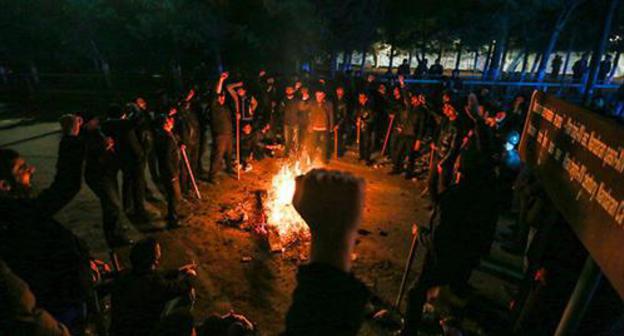Protest rally in Nardaran, November 26, 2015. Photo by Aziz Karimov for the Caucasian Knot Protest rally in Nardaran, November 26, 2015. Photo by Aziz Karimov for the Caucasian Knot