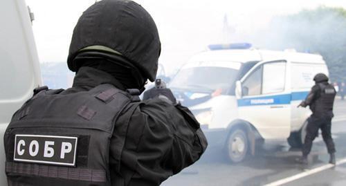 Law enforcers. Photo http://rosgvard.ru/ru/news/article/v-petropavlovskekamchatskom-oficery-sobr-sovmestno-s-operativnikami-fsb-i-mvd-zaderzhali-narkotorgovca Law enforcers. Photo http://rosgvard.ru/ru/news/article/v-petropavlovskekamchatskom-oficery-sobr-sovmestno-s-operativnikami-fsb-i-mvd-zaderzhali-narkotorgovca