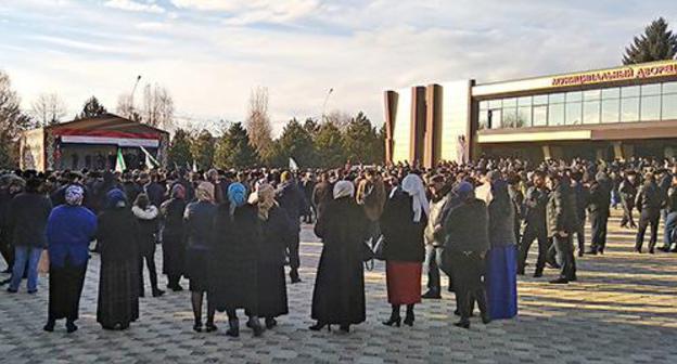A rally of the opponents of the border agreement in Nazran. November 27, 2018. Photo by Umar Yovloy for the "Caucasian Knot" A rally of the opponents of the border agreement in Nazran. November 27, 2018. Photo by Umar Yovloy for the "Caucasian Knot"