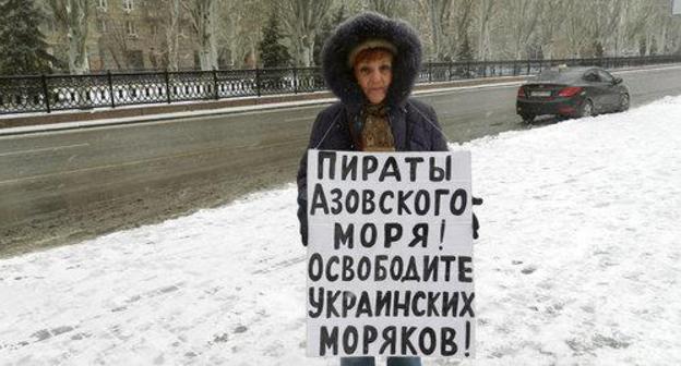 Galina Tikhenko holds solo picket in Volgograd. Photo by Tatiana Filimonova for the Caucasian Knot Galina Tikhenko holds solo picket in Volgograd. Photo by Tatiana Filimonova for the Caucasian Knot