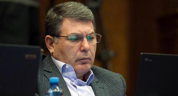 Aram Arutyunyan, MP from the Republican Party of Armenia. Photo: © Sputnik / Asatur Yesayants https://ru.armeniasputnik.am/politics/20181031/15418878/ugolovnoe-delo-deputata-parlamenta-armenii-pochemu-medlyat-s-arestom-smi.html Aram Arutyunyan, MP from the Republican Party of Armenia. Photo: © Sputnik / Asatur Yesayants https://ru.armeniasputnik.am/politics/20181031/15418878/ugolovnoe-delo-deputata-parlamenta-armenii-pochemu-medlyat-s-arestom-smi.html