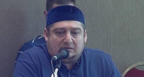 Magomed Mutsolgov. Screenshot from video by HRC 'Memorial': https://www.youtube.com/watch?v=EZGKMJl-me4
Magomed Mutsolgov. Screenshot from video by HRC 'Memorial': https://www.youtube.com/watch?v=EZGKMJl-me4
