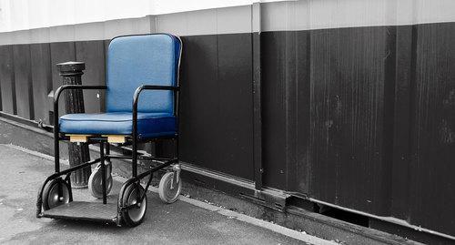 Wheel-chair. Photo: http://pixabay.com/ru/для-инвалидного-кресла-798420 Wheel-chair. Photo: http://pixabay.com/ru/для-инвалидного-кресла-798420