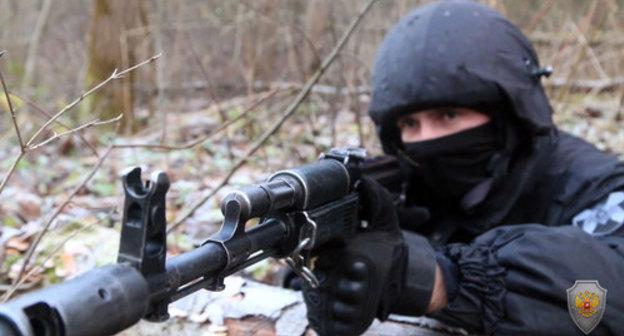 Special forces agent. Photo: http://nac.gov.ru/antiterroristicheskie-ucheniya/operativnym-shtabom-v-kaluzhskoy-oblasti-4.html#&gid=1&pid=2 Special forces agent. Photo: http://nac.gov.ru/antiterroristicheskie-ucheniya/operativnym-shtabom-v-kaluzhskoy-oblasti-4.html#&gid=1&pid=2