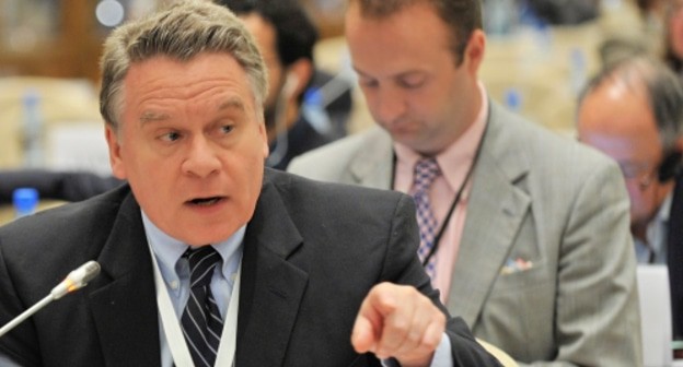 Chris Smith. Photo: OSCE press service, https://commons.wikimedia.org/wiki/File:U.S._Congressman_Chris_Smith_presents_resolution_at_OSCE_Parliamentary_Assembly_as_Special_Representative_on_Human_Trafficking_Issues.jpg Chris Smith. Photo: OSCE press service, https://commons.wikimedia.org/wiki/File:U.S._Congressman_Chris_Smith_presents_resolution_at_OSCE_Parliamentary_Assembly_as_Special_Representative_on_Human_Trafficking_Issues.jpg
