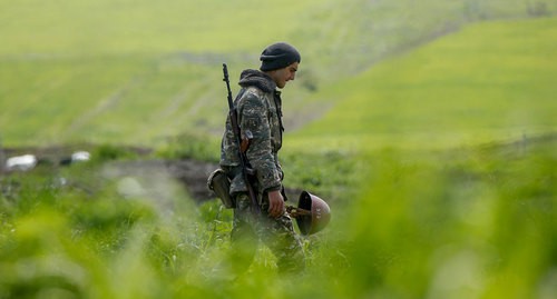 Soldier of the Armenia Army near Martuni town (Nagorno-Karabakh). Photo: REUTERS/Stuff Soldier of the Armenia Army near Martuni town (Nagorno-Karabakh). Photo: REUTERS/Stuff