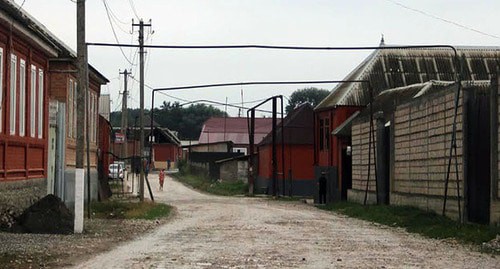 Gas pipelines above a street in Chechen village. Photo by Magomed Magomedov for the Caucasian Knot Gas pipelines above a street in Chechen village. Photo by Magomed Magomedov for the Caucasian Knot