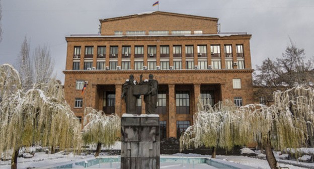 The Yerevan State University. Photo: Սէրուժ Ուրիշեան (Serouj Ourishian) https://ru.wikipedia.org The Yerevan State University. Photo: Սէրուժ Ուրիշեան (Serouj Ourishian) https://ru.wikipedia.org