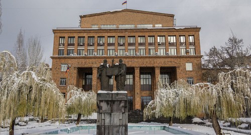 The Yerevan State University. Photo: Սէրուժ Ուրիշեան (Serouj Ourishian) https://ru.wikipedia.org The Yerevan State University. Photo: Սէրուժ Ուրիշեան (Serouj Ourishian) https://ru.wikipedia.org