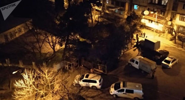 At a place where suspicious subject was found in Baku. Photo: © Sputnik / Yelena Starostina https://az.sputniknews.ru/incidents/20190209/419340678/v-bakinskom-dvore-najdena-ruchnaja-granata.html At a place where suspicious subject was found in Baku. Photo: © Sputnik / Yelena Starostina https://az.sputniknews.ru/incidents/20190209/419340678/v-bakinskom-dvore-najdena-ruchnaja-granata.html