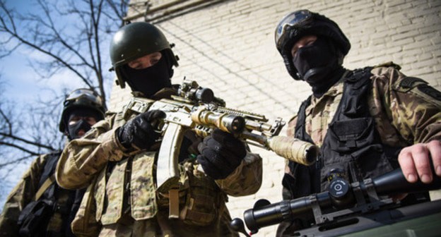Law enforcers. Photo: © Elena Sineok, Yuga.ru Law enforcers. Photo: © Elena Sineok, Yuga.ru