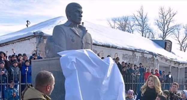 Monument to Mikhail Avagyan. Screenshot from Youtube video, https://www.youtube.com/watch?v=x27kIBLpZyo Monument to Mikhail Avagyan. Screenshot from Youtube video, https://www.youtube.com/watch?v=x27kIBLpZyo