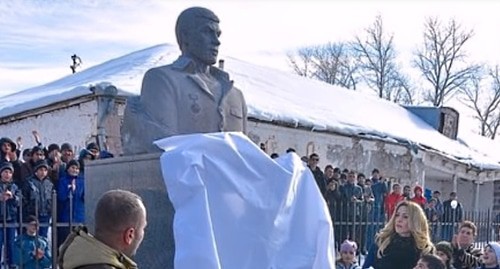Monument to Mikhail Avagyan. Screenshot from Youtube video, https://www.youtube.com/watch?v=x27kIBLpZyo Monument to Mikhail Avagyan. Screenshot from Youtube video, https://www.youtube.com/watch?v=x27kIBLpZyo
