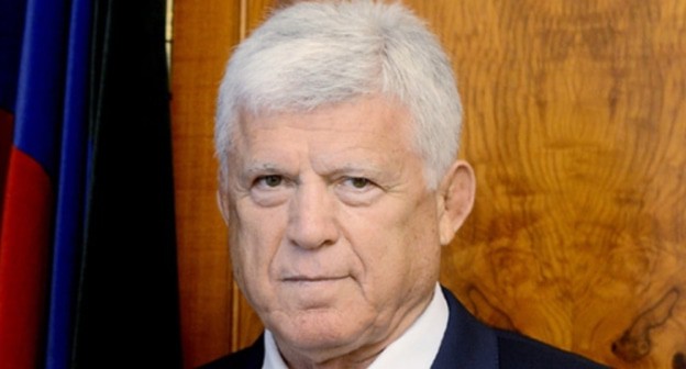 Khizri Shikhsaidov. Photo: Nsrdag, CC BY-SA 4.0, https://commons.wikimedia.org/w/index.php?curid=57159500 Khizri Shikhsaidov. Photo: Nsrdag, CC BY-SA 4.0, https://commons.wikimedia.org/w/index.php?curid=57159500