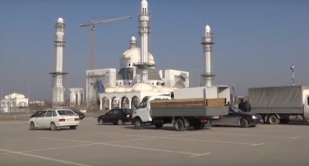Charity event in memory of Chechen and Ingush deportation, February 23, 2019, Shali. Screenshot from video broadcasted by 'Grozny' TV Company, https://grozny.tv/news.php?id=30815 Charity event in memory of Chechen and Ingush deportation, February 23, 2019, Shali. Screenshot from video broadcasted by 'Grozny' TV Company, https://grozny.tv/news.php?id=30815