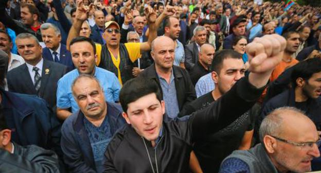 Protesters in Azerbaijan. Photo by Aziz Karimov for the "Caucasian Knot" Protesters in Azerbaijan. Photo by Aziz Karimov for the "Caucasian Knot"