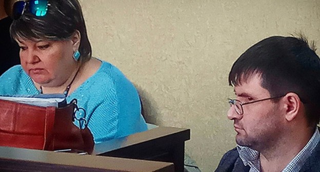 Vladislav Khokhlachev and his advocate at the court. Photo by Konstantin Volgin for the "Caucasian Knot" Vladislav Khokhlachev and his advocate at the court. Photo by Konstantin Volgin for the "Caucasian Knot"