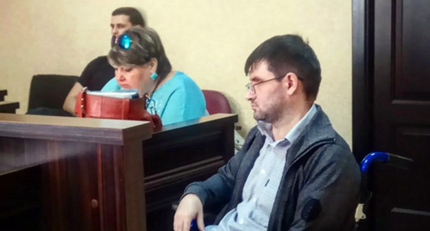 Vladislav Khokhlachev and his advocate at the court session. Photo by Konstantin Volgin for the "Caucasian Knot" Vladislav Khokhlachev and his advocate at the court session. Photo by Konstantin Volgin for the "Caucasian Knot"