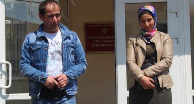 Rasambek Bekmurzaev with a relative in front of the court building. Photo by Konstantin Volgin for the Caucasian Knot Rasambek Bekmurzaev with a relative in front of the court building. Photo by Konstantin Volgin for the Caucasian Knot